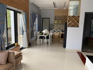 cho thuê villa sân vườn full nội thất 9tr, mặt tiền đường lớn, tp. phú quốc