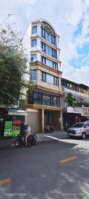 cho thuê toà nhà mặt tiền cao thắng quận 10 ngang 8m gần vincom 3/2
