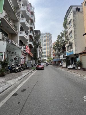 nhà lạc long quân - 54m2 x 3,5 tầng - ô tô tránh - ngõ thông - kinh doanh - giá tốt.