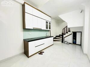 Bán nhà Đường Láng 24m2, 5 tầng chỉ 5.7 tỷ có 5m ra ô tô tránh hiếm quận Đống Đa