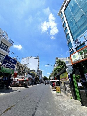 bán nhà chdv 13 phòng full nội thất hđ thuê 45tr/tháng pccc chuẩn