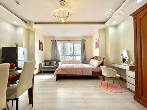 căn hộ view kính thoáng mát tiện nghi xách vali vào ở ngay