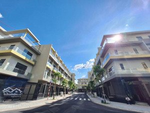 chỉ trả trước 2.7 tỷ sở hữu ngay nhà phố liền kề tại bcons uni valley trung tâm dĩ an