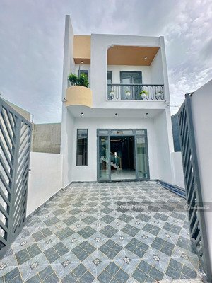 tt 800tr nhận ngay nhà 1 lầu 1 trệt mặt tiền kinh doanh sổ riêng thồ cư 100% gần cây xăng 75