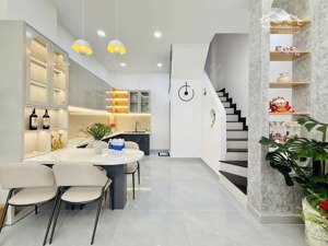 hiếm! căn góc nhà đẹp, mặt tiền đường ni sư huỳnh liên ,p10 tân bình 4x14m, 5 tầng , thang máy.