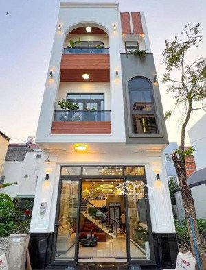 nhà có việc gấp cần bán ngay căn nhà mặt tiền trung tâm bình phước đường 20m - giá cả thương lượng