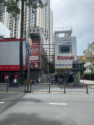 chỉ 400tr/m2 mặt tiền đường 3/2 p12 quận 10 ngay khu hà đô. dt 4,2x25m cn 100m2 gpxd hầm 7 tầng