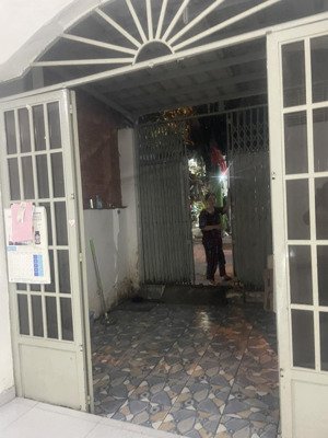 cần cho thuê căn nhà, p. tân hưng thuận, q. 12, dt: 5m x 10m, 2 lầu đúc lệch tầng giá 7 triệu