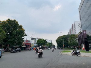 bán nhà mt bờ bao tân thắng, dt: 12x33, giá chỉ 155tr/m2!