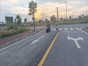 lô áp góc hàng f0 cđt, kđt mới phía đông tp chí linh giá 1,715 tỷ. lh: 