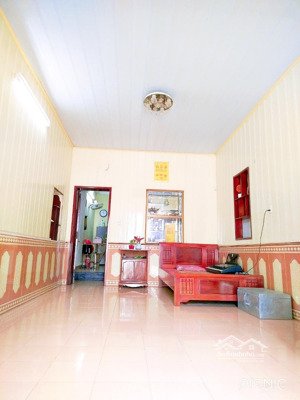 bán nhà riêng 2 tầng ngay gần công an thành phố rộng thoáng an ninh cực tốt