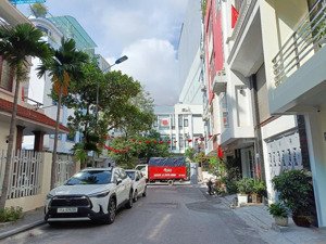 bán nhà 5 tầng khu nhà ở cao cấp 94 trần phú ngay dải vườn hoa trung tâm, 3 cổng thông các tuyến