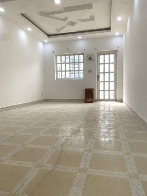 cực hot! nhà mặt tiền 4x30/4 lầu 20tr và 8x10/ 1 lầu 12 tr sát trường học phù hợp ở +mở cty +kd