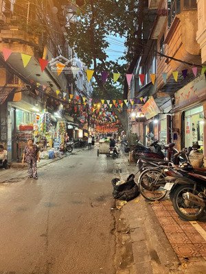 bán nhà riêng tại phan phù tiên, nhỉnh 8 tỷ mặt phố kinh doanh sầm uất. 5 tầng xây mới