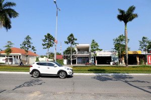 chủ cần tiền gấp - bán ngay 3 lô liền kề tại đường hùng vương, tam kỳ rẻ hơn thị trường 500 triệu