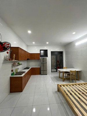 cho thuê phòng kdc đại phúc ngay phạm hùng q8. diện tích: 35m2. đầy đủ nội thất. giá thuê:5tr/tháng