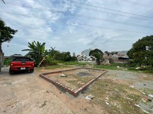 cực đẹp - lô đất bám đường ql6 thị trấn chúc sơn chủ cần bán nhanh
