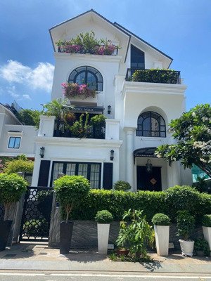 bán biệt thự him lam phổ quang. tân bình. 8mx22m. 5 tầng - hđt: 150triệu. giá 45tỷ