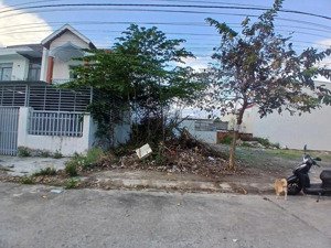 thiếu nợ bán gấp đất mt nguyễn văn linh,thới an đông,cần thơ giá 650tr/120m2 full thổ cư shr