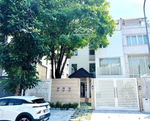 bán biệt thự song lập khu dân cư phú mỹ, đường hoàng quốc việt, q7 tphcm