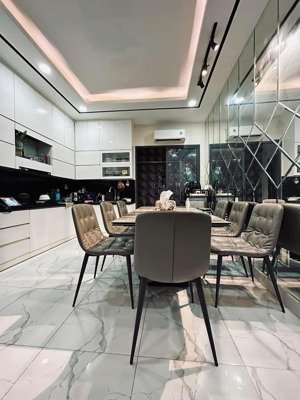 cô 9 kẹt tiền bán lỗ nhà hẻm ôtô hiệp bình, hiệp bình phước, thủ đức. gần kđt vạn phúc, giá 3tỷ050