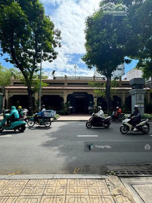 bán nhà gấp chia tài sản mặt tiền trương định, quận 3 - dt 20 x 31m - công nhận 602m2 - giá 200 tỷ