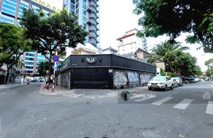 hàng kín mt nguyễn thị diệu quận 3. dt 15x35m - cn 525m2. gpxd hầm - 8 tầng. giá 120 tỷ