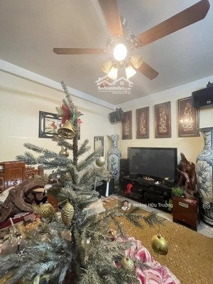 bán nhà ngọc khánh - ba đình dt 36m2 5 tầng - nhà dân xây ngõ nông gần phố - gần vinhomes giảng võ