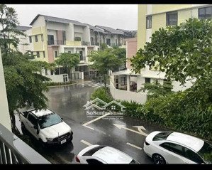 bán căn góc đầu dẫy tại trung tâm khu công nghiệp vsip