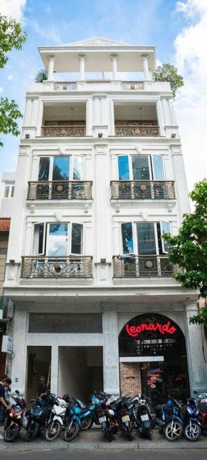 văn phòng 33 m2 giá 14 triệu/tháng giờ tự do tòa nhà ngay phố ngân hàng mặt tiền nguyễn công trứ,q1