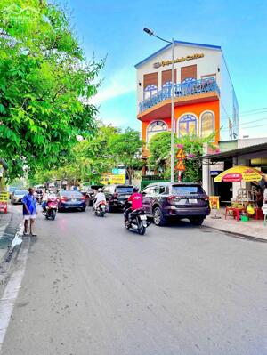 Toà nhà 4 Tầng Mặt tiền Phạm Sơn Khai