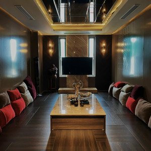 siêu phẩm 7 tầng tđc vĩnh niệm xẻ khe hoàn thiện full nội thất, dt 120m2, ngang 8,4m