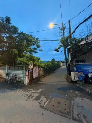 bán gấp nhà xã tân nhựt, huyện bình chánh dt 140m2. full thổ cư gần trung tâm huyện bình chánh shr