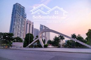 cho thuê nhà mặt phố ngoại giao đoàn. dt: 140m2. mt: 8m