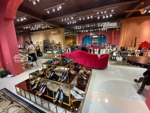 cho thuê mbkd mặt phố triệu việt vương, p bùi thị xuâm, 200m², mt 5m, thông sàn, riêng lối