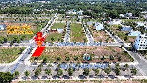 lô góc vip - đối diện cổng chính trung tâm thương mại - giá chỉ 12tr/m2