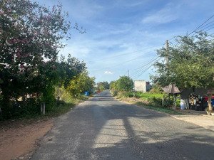 bán đất siêu đẹp tại lagi 578.8m2 có 111.6m2 thổ cư gần biển 3 mặt tiền đường