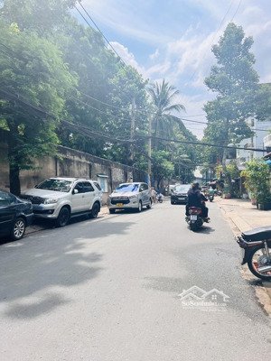 chủ gấp bán nhà lô góc 2 mặt hẻm 8m cách sân bay tân sơn nhất chỉ vài phút