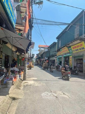 chỉ 4,6 tỷ đã sở hữu nhà 4,5 tầng 35/38m2 tại trung tâm chợ buôn bắc lãm - phú lương - hà đông