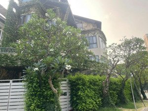 bán biệt thự góc view sông khu intreco, bình chánh, dt 11x20m hầm, trệt, 3 lầu. ntcơ bản, giá 39 tỷ