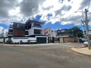 lô vip nhất đối diện nhà của thẩm mỹ mailisa hàng xóm chất lượng tổng diện tích 447m2