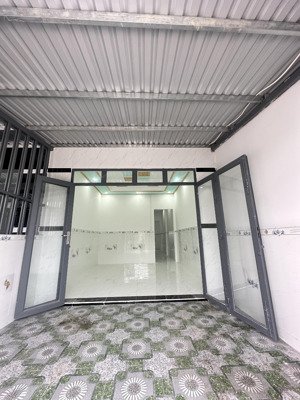 bán nhà riêng chia tài sản 4x18 thổ cư, đường xe hơi gần xuân thới sơn, hóc môn giá rẻ 860tr