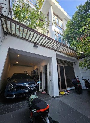 cần cho thuê gấp biệt thự - 143a nguyễn văn trỗi, khu biệt thự du miên vip .