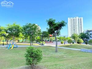 Bán lô cặp ngay công viên Hà Quang 1, Nha Trang Diện tích : 220m2 ngang 10m. Ngay trung tâm các chung cư SSH07, SSH08, SSH09, CT1 Riverside VCN Được xây dựng 5 tầng 1 tum . Thích hợp làm phòng Gym, kết hợp căn hộ cho ...