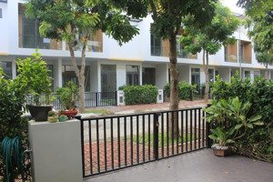 bán nhanh 90m trục đường xe hơi liên phường quận 9 giá 7,7 tỷ