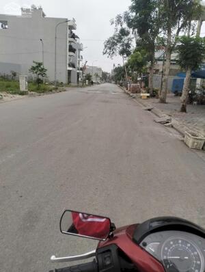  BÁN ĐẤT PHÂN LÔ ĐỐNG CHUỐI ngay trục đường 30m chỉ hơn 3tỷ