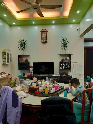 Chủ vỡ nợ Bán Đất Tặng Nhà 2 tầng mới xây Diện tích 210m2 full thổ chỉ nhỉnh 21tr/m2