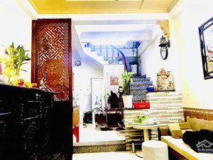 chính chủ cần bán gấp nhà đẹp trung tâm cầu giấy giá chỉ 5 tỷ hơn dọn vào ở ngay