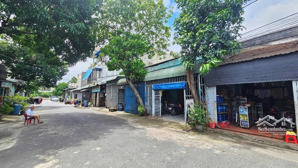 bán dãy trọ 2 kiot và 12 phòng. thu nhập hàng tháng gần 20tr