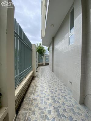 cho thuê căn góc đường số 30, tân quy, 6 phòng ngủ,Q7